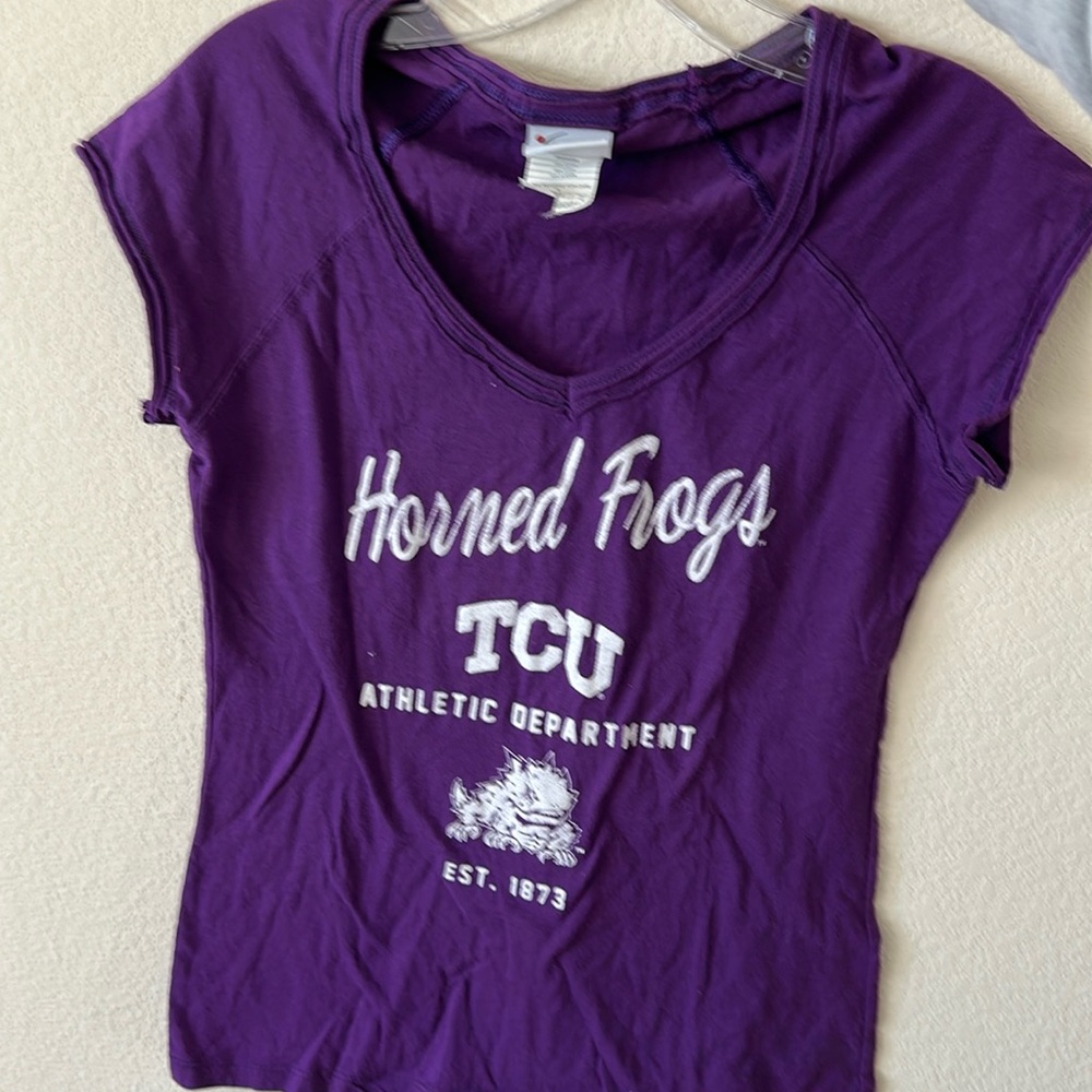 TCU horn frog v neck